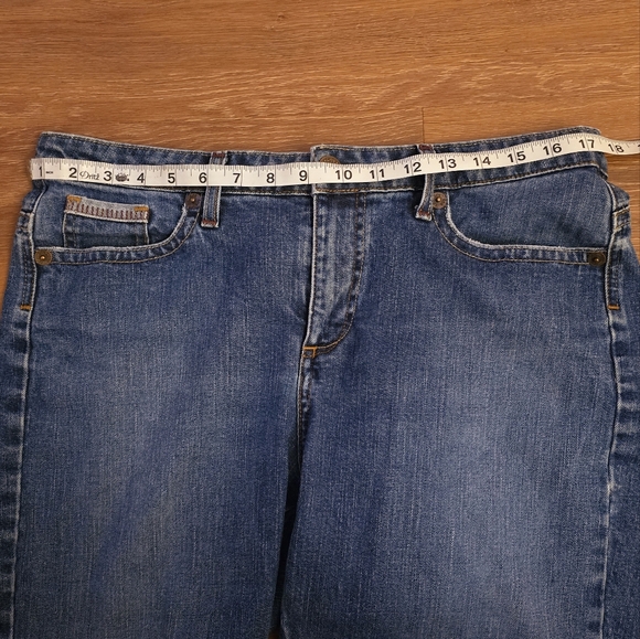 Lee women's jean capris size 12 / M - Picture 2 of 12